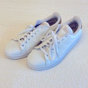 Adidas Advantage Sneaker size 9.5 Cloud white/copper metallic